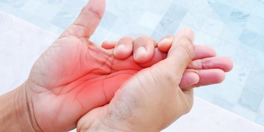 10 Penyebab Tangan Sering Kesemutan dan Cara Mengatasinya
