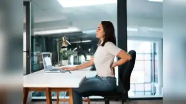 7 Tips Menjaga Kesehatan Sendi untuk Pekerja Kantoran